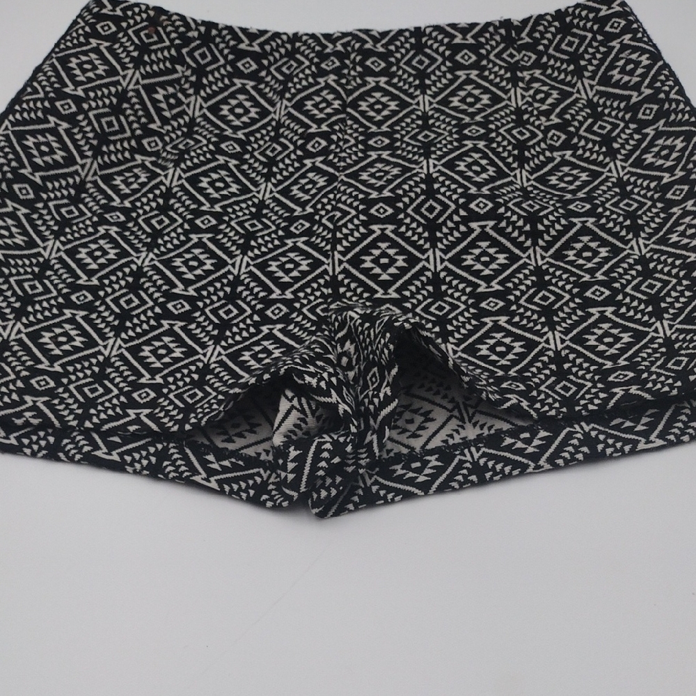 Ecote High Waist Black and White Patterned Shorts